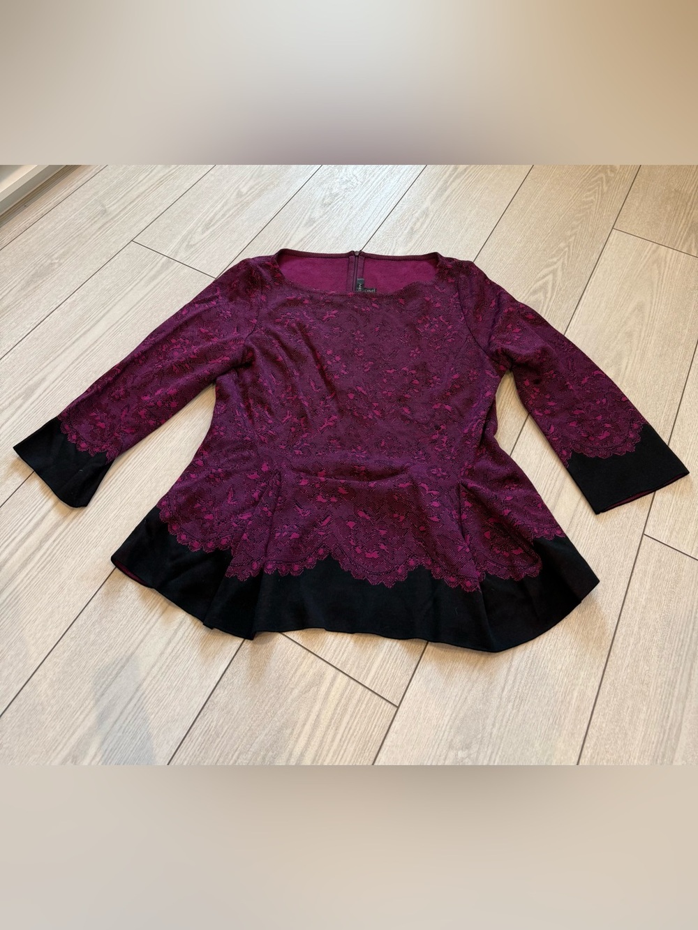 St. John 6 wool peplum knit top purple black floral lace Dog show sweater pink